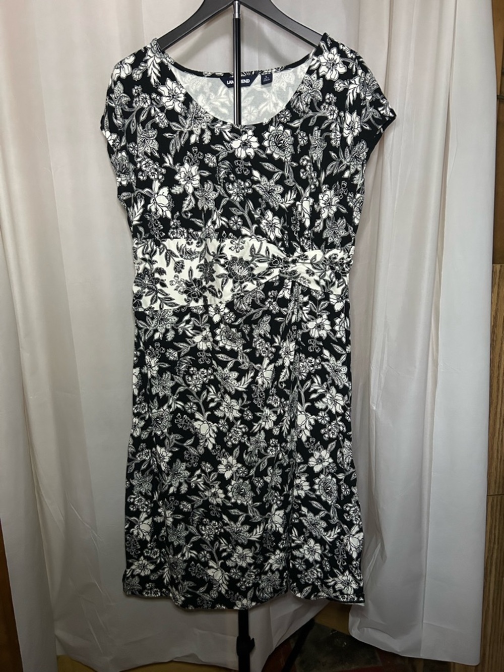 Lands’ End Black & White Floral Cap Sleeve Dress